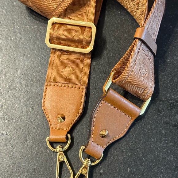 RARE MCM Belt/ Crossbody Bag - Picture 3 of 13